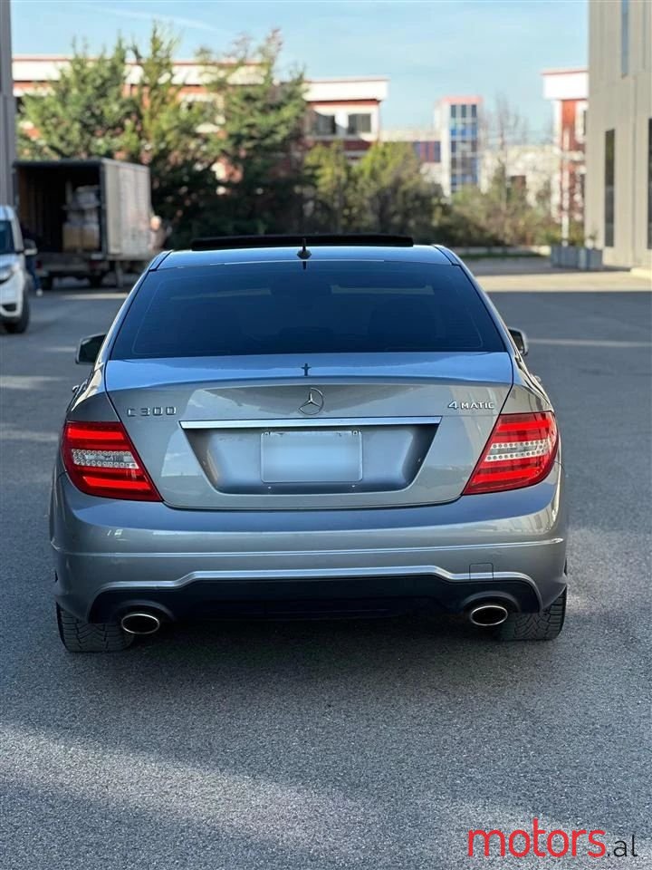 2012' Mercedes-Benz C 300 photo #5