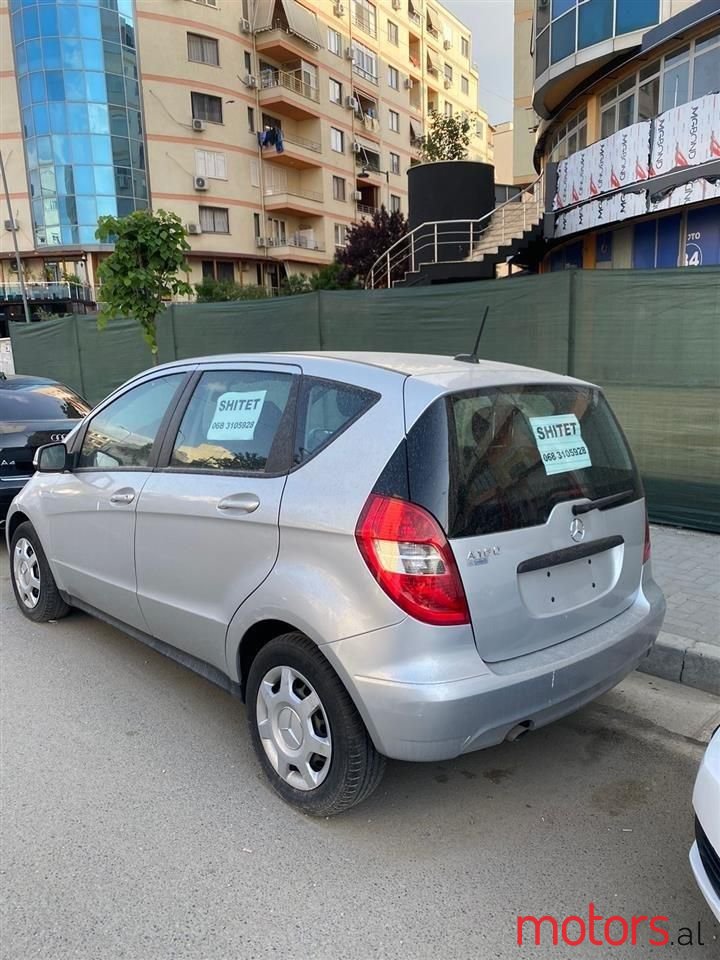 2011' Mercedes-Benz A 160 photo #3