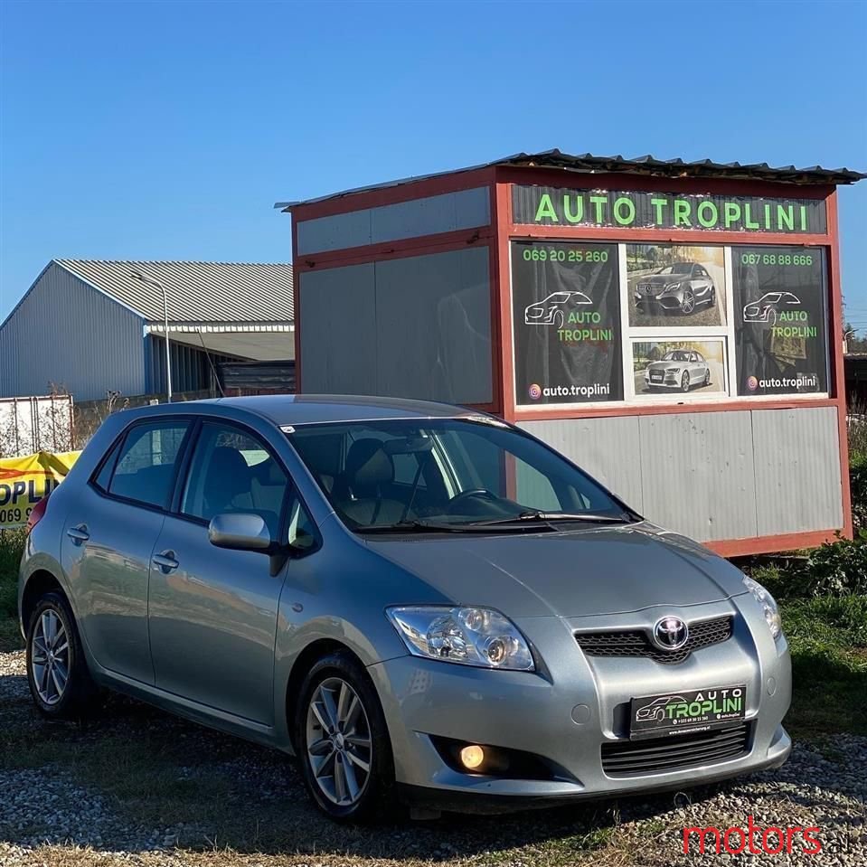 2008' Toyota Auris photo #2