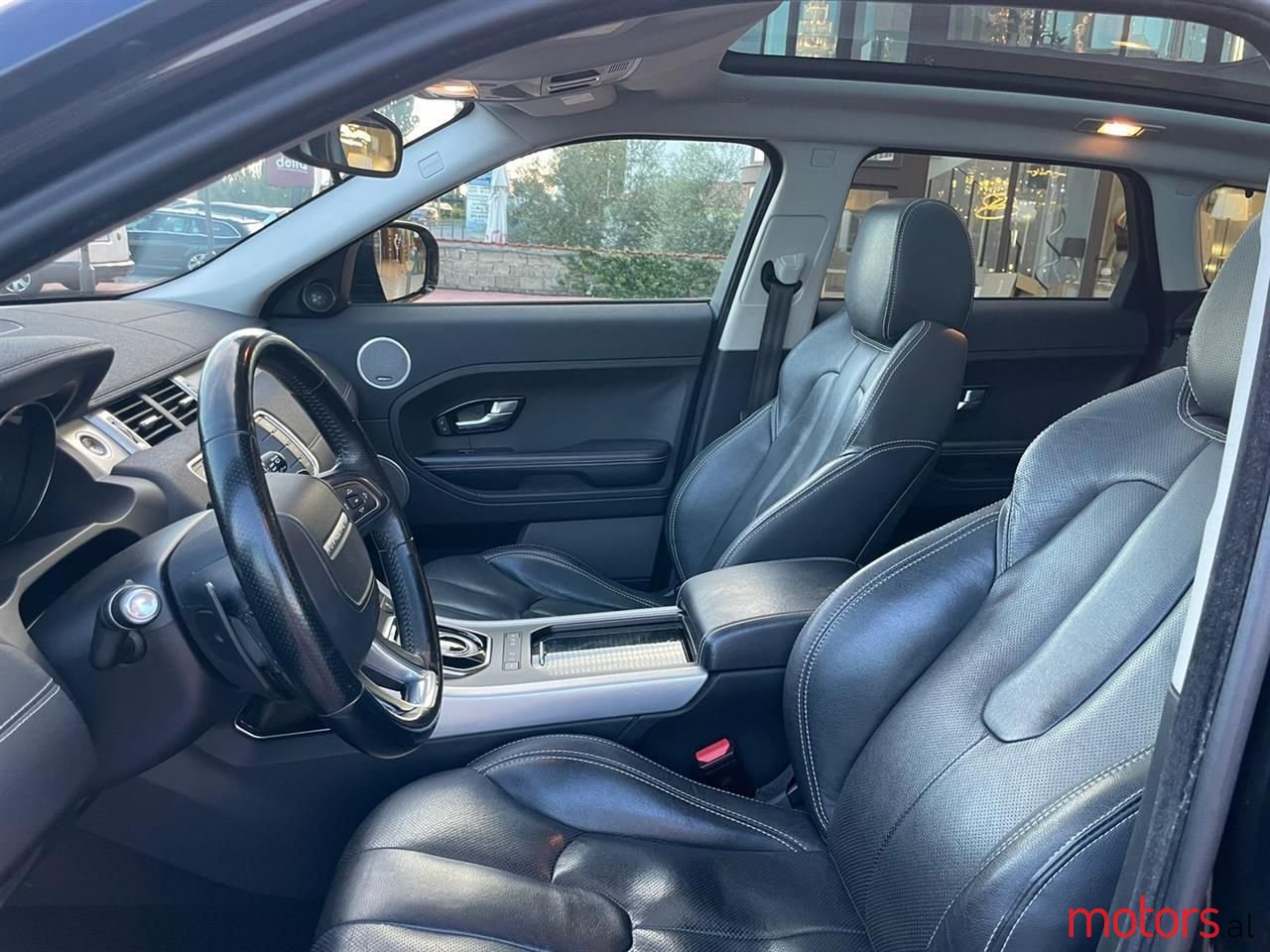 2012' Land Rover Range Rover Evoque photo #3