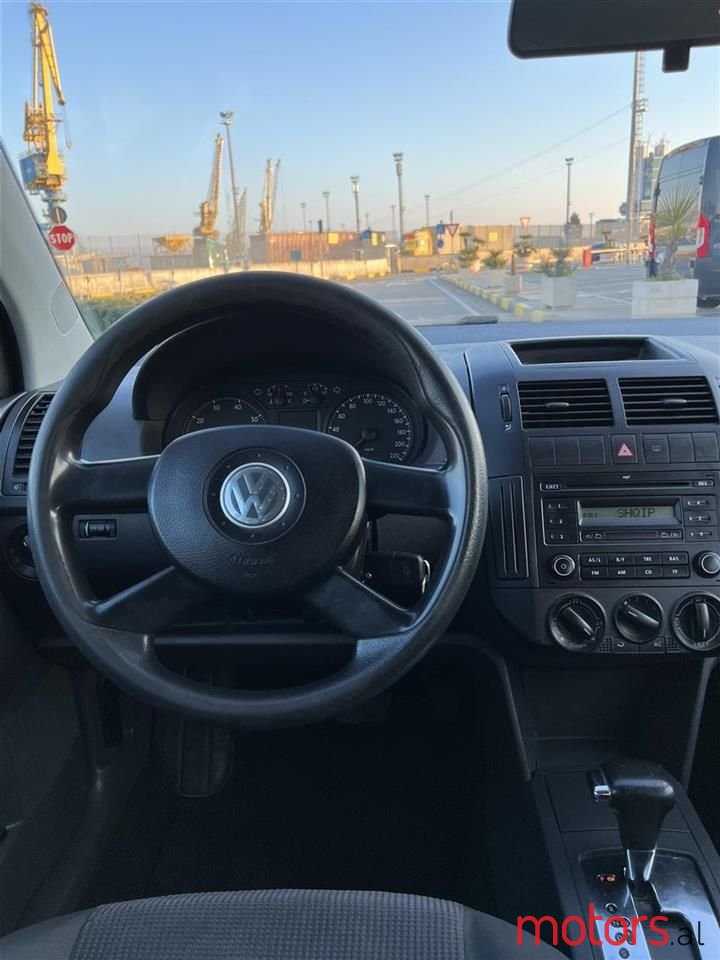 2006' Volkswagen Polo photo #2