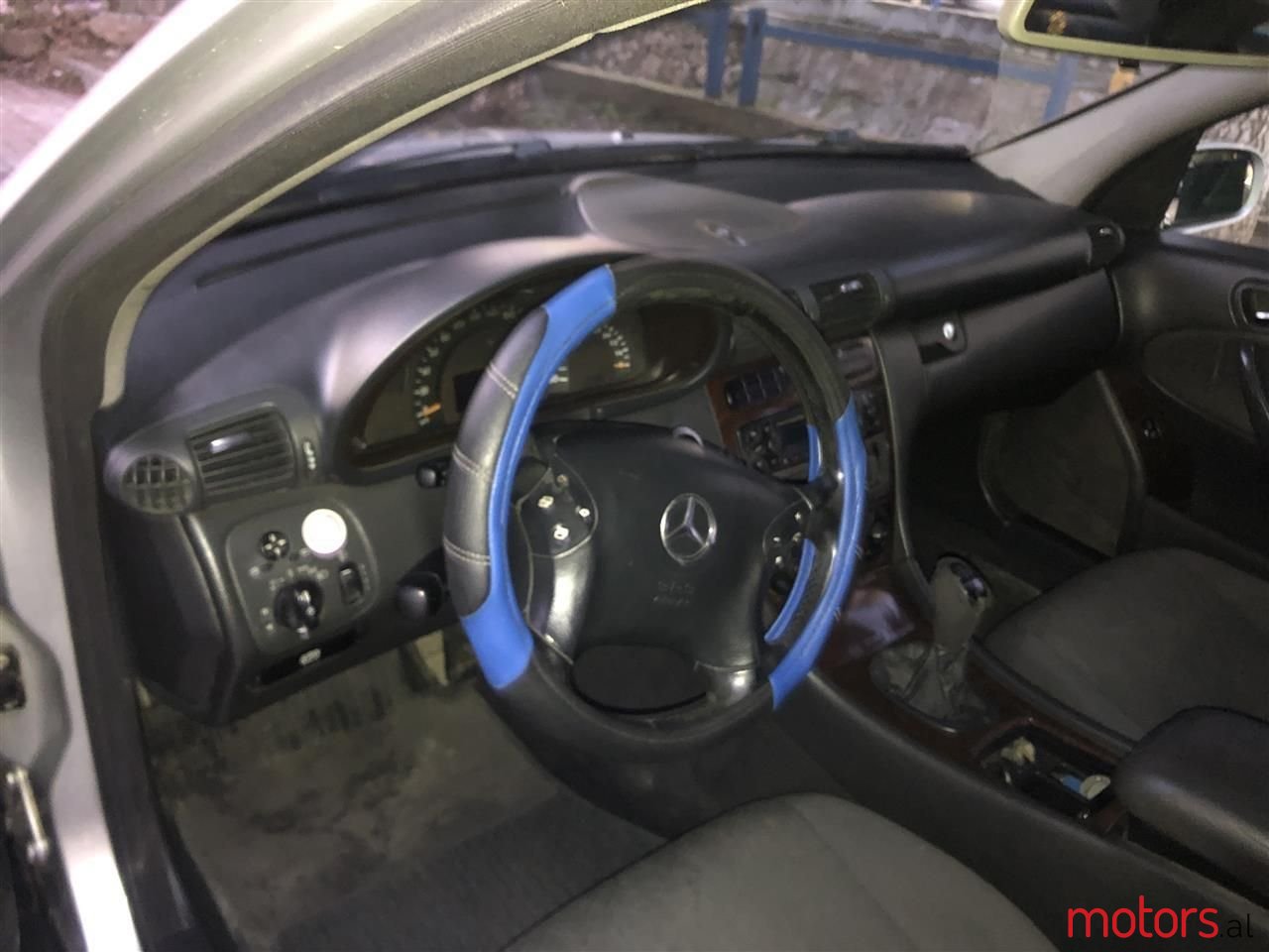 2002' Mercedes-Benz C 220 photo #2