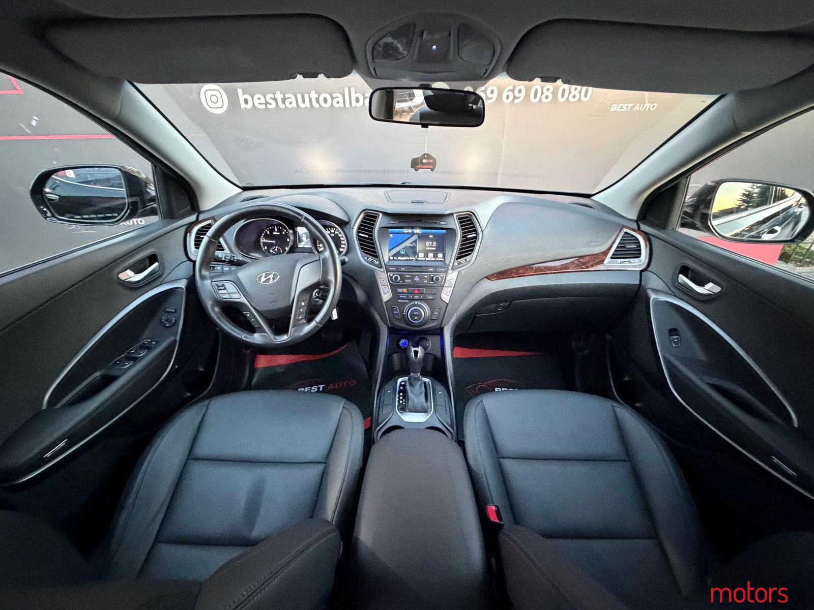 2015' Hyundai Santa Fe photo #3