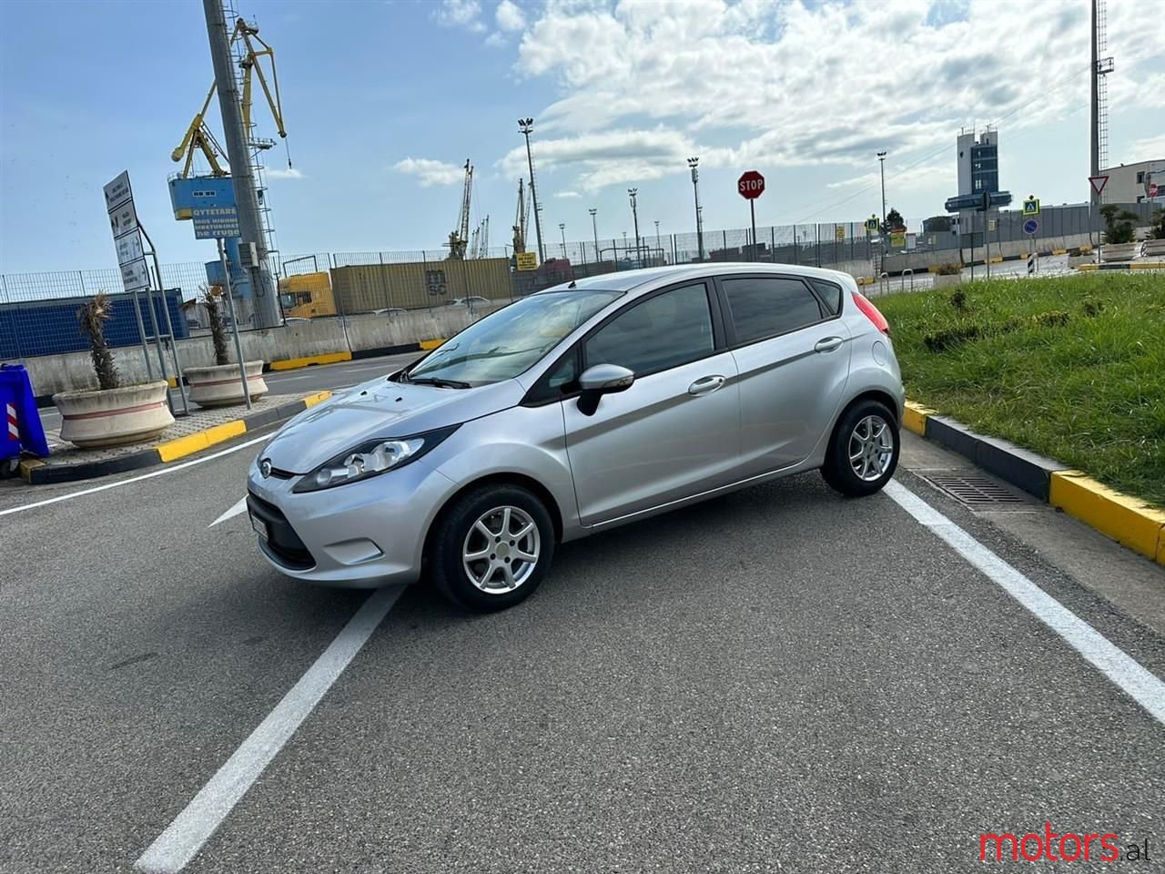 2010' Ford Fiesta photo #1