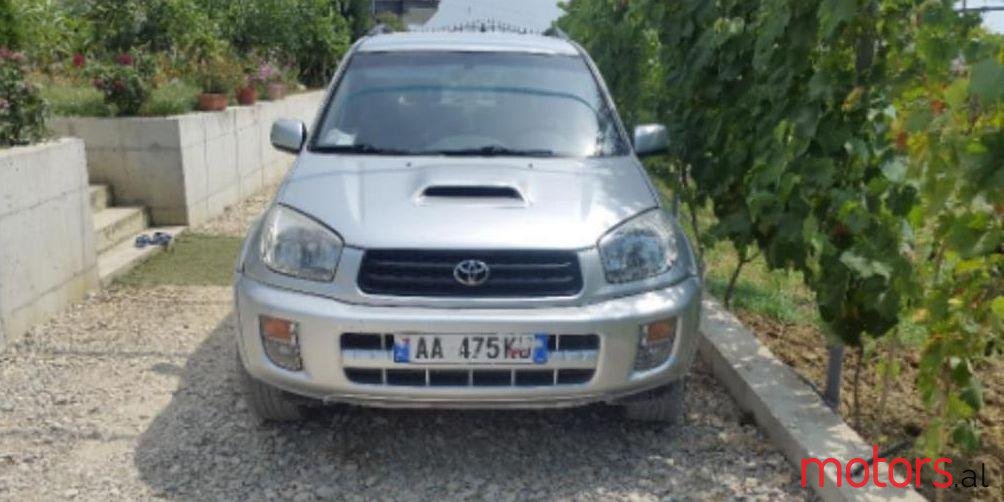 2002' Toyota RAV4 photo #1