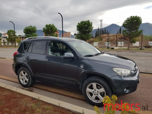 2006' Toyota RAV4 photo #1