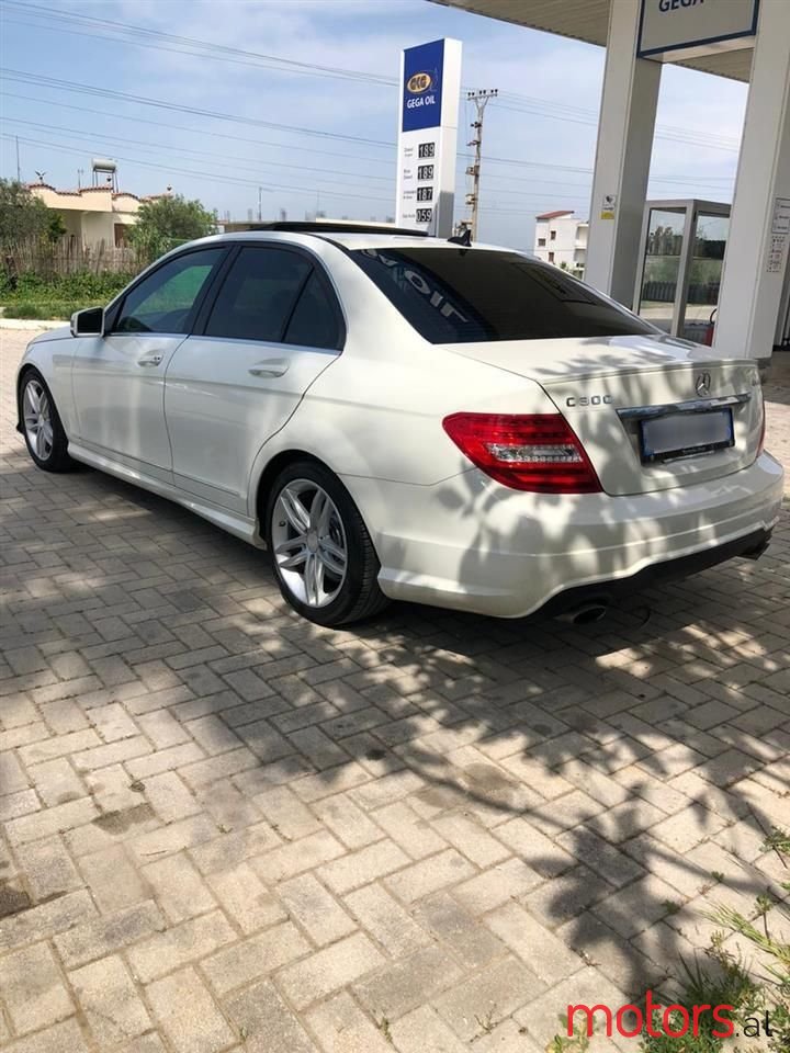 2012' Mercedes-Benz C 300 photo #4