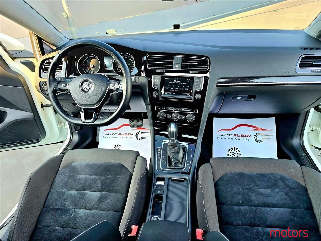 2013' Volkswagen Golf photo #5