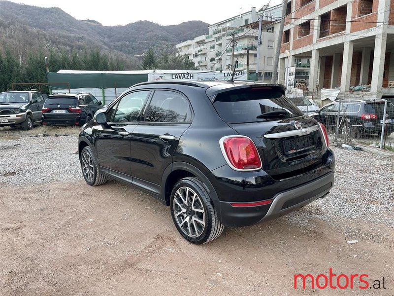 2017' Fiat 500X photo #3