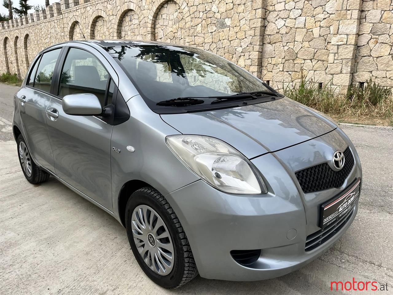 2007' Toyota Yaris photo #1