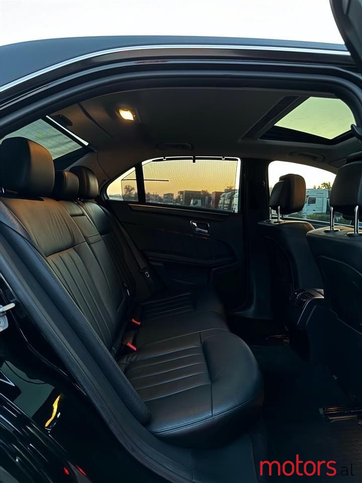 2010' Mercedes-Benz E 350 photo #6