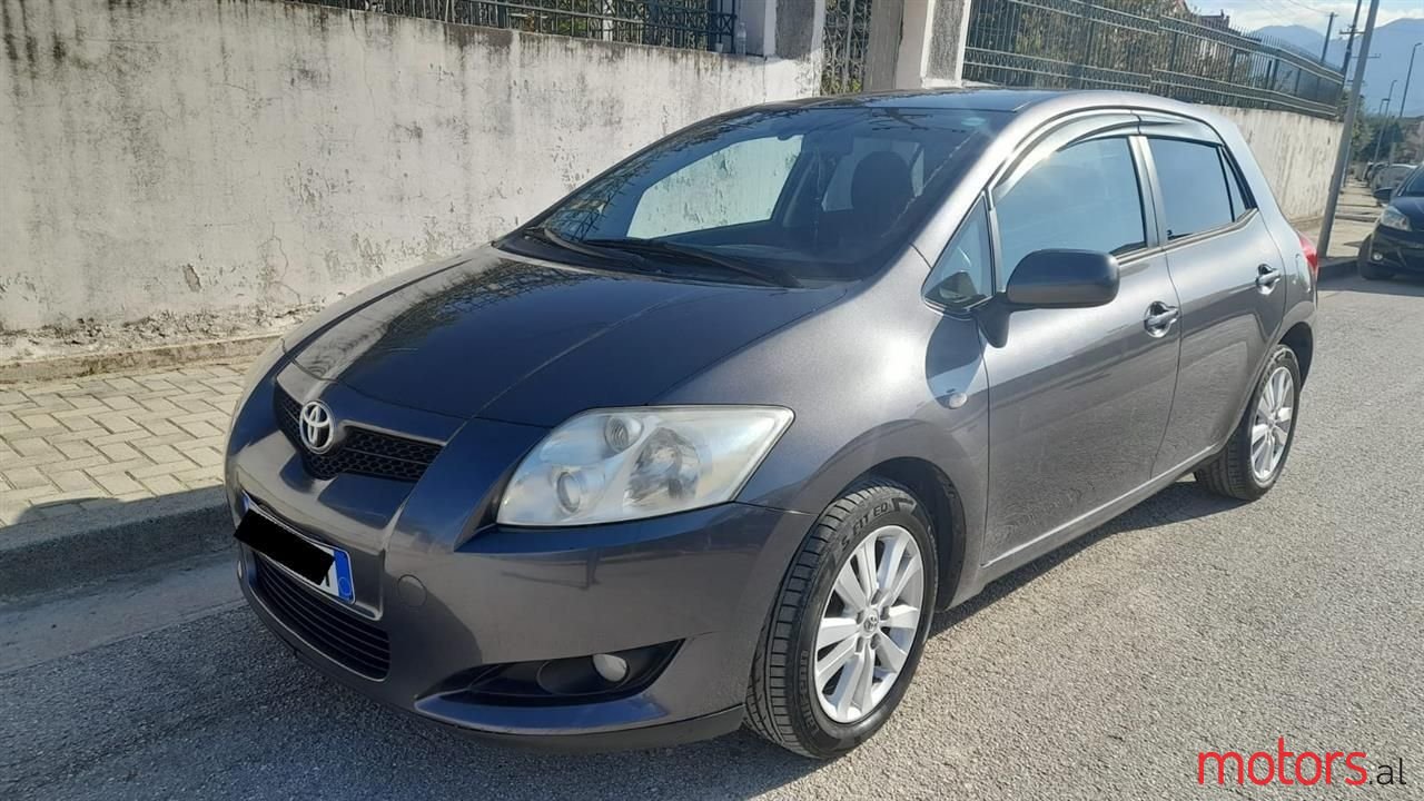 2007' Toyota Auris photo #2