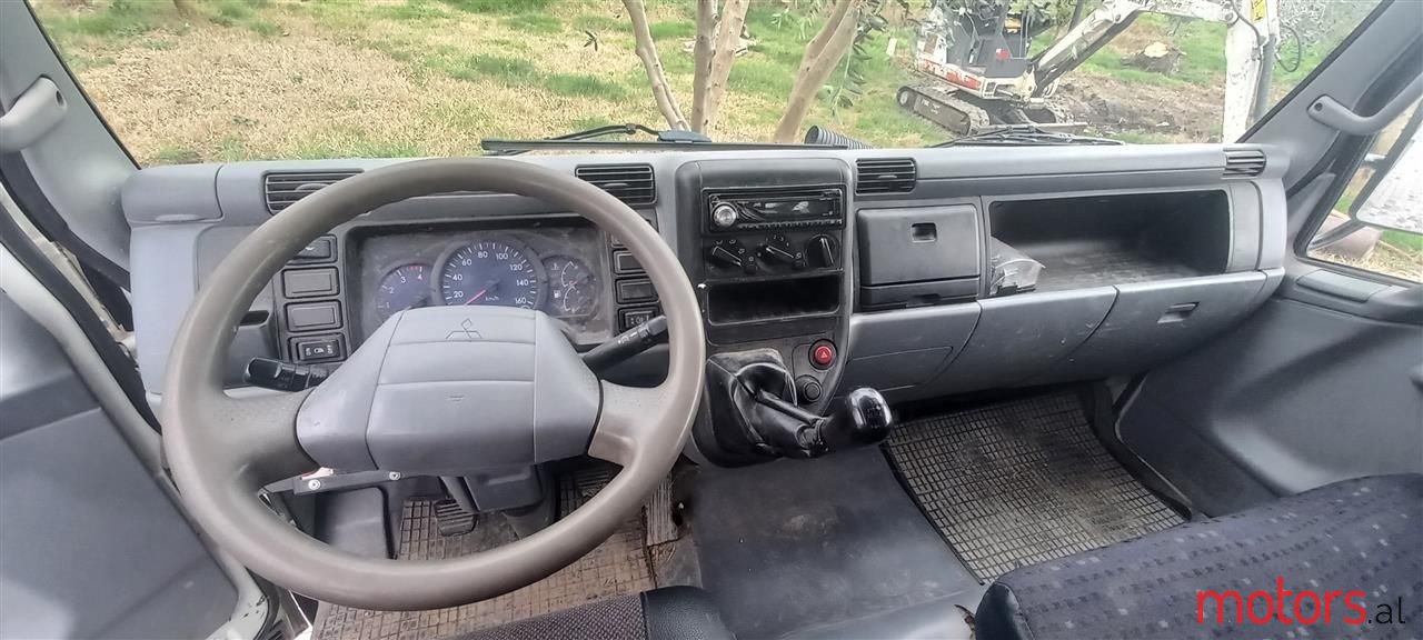 2010' Mitsubishi Canter photo #4