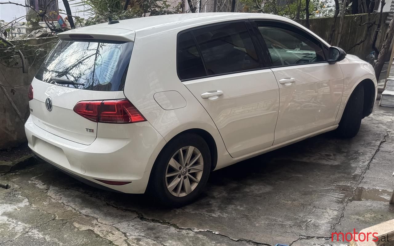 2016' Volkswagen Golf photo #2