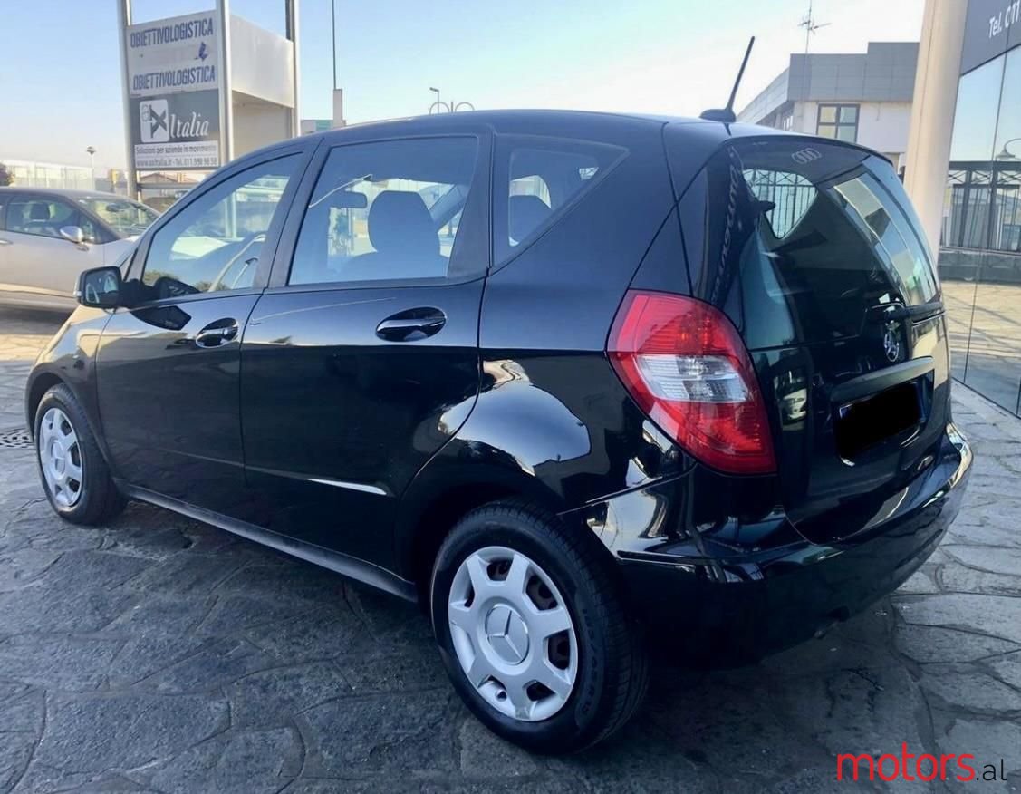 2012' Mercedes-Benz A 160 photo #3