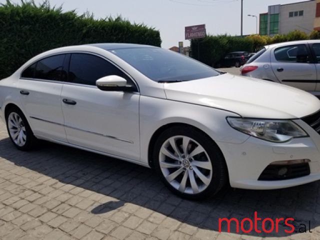 2010' Volkswagen Passat photo #2