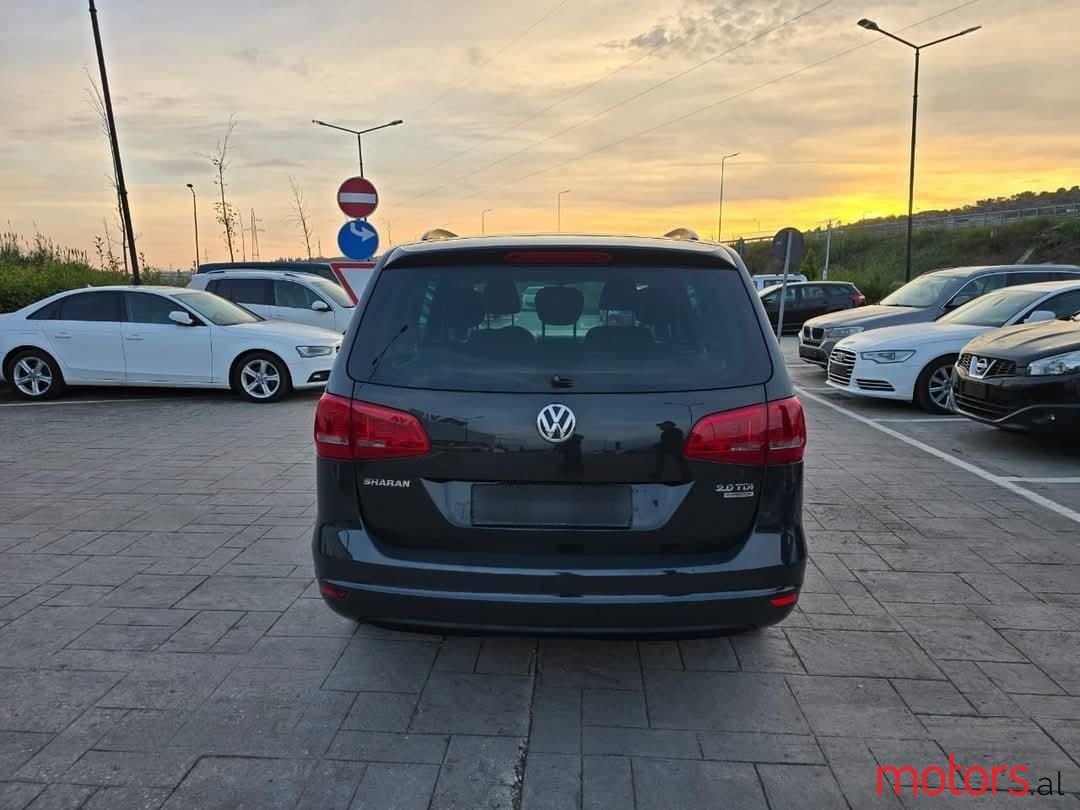 2011' Volkswagen Sharan photo #6