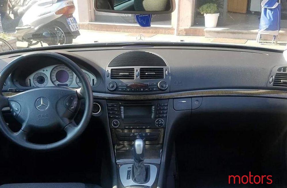 2003' Mercedes-Benz E 200 photo #2
