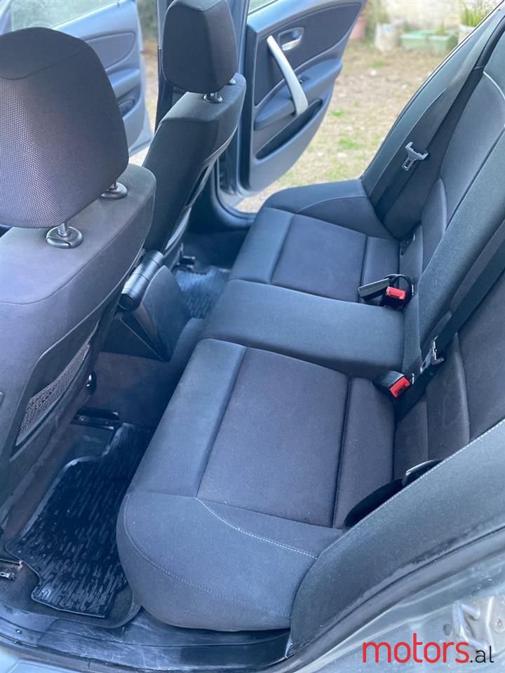 2011' BMW 118 photo #2