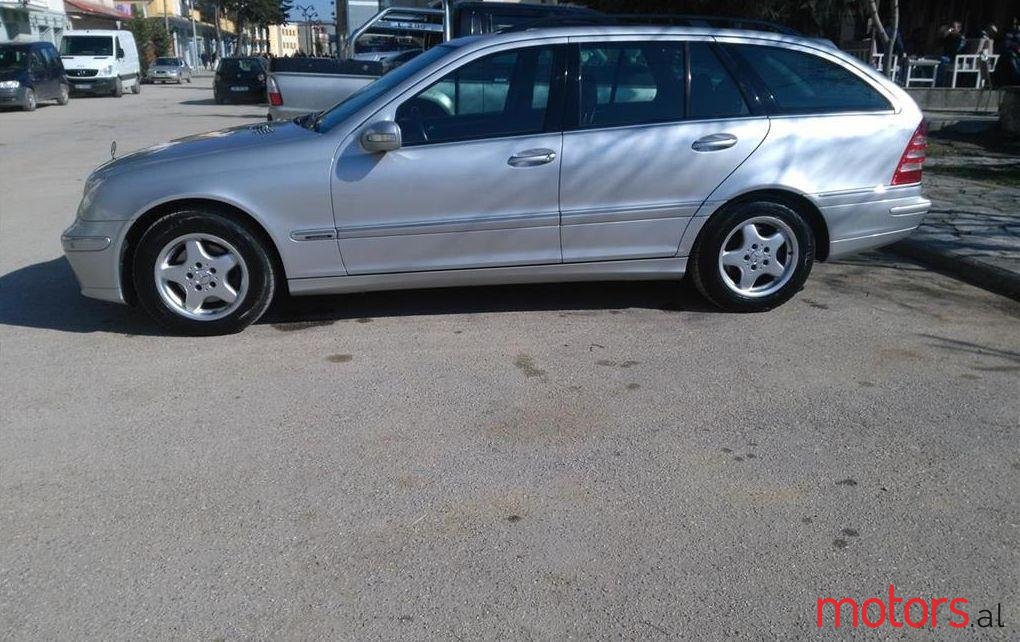 2004' Mercedes-Benz C 220 photo #1