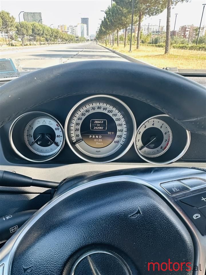 2012' Mercedes-Benz C 300 photo #5