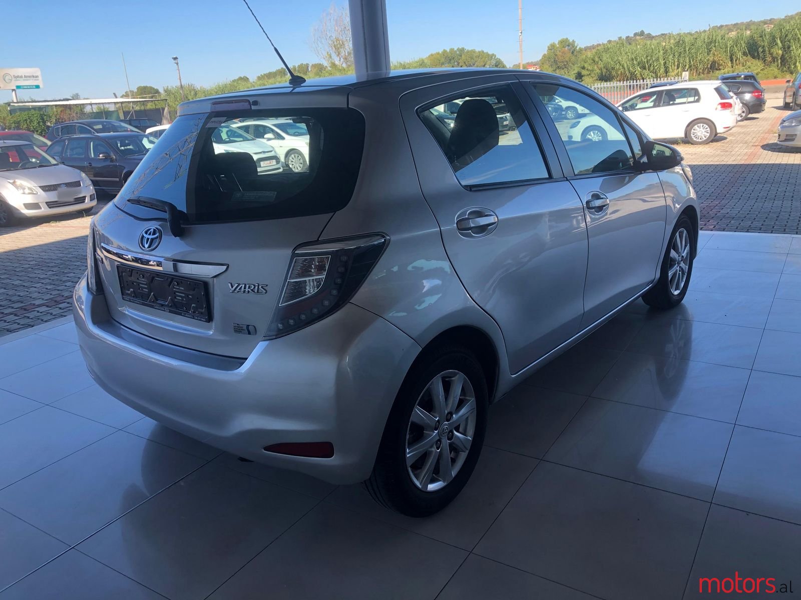 2014' Toyota Yaris photo #3