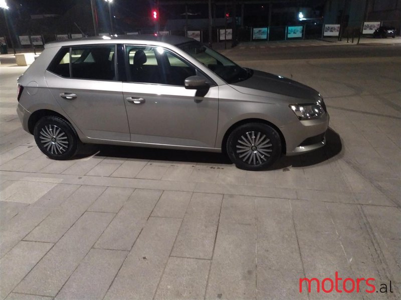 2015' Skoda Fabia photo #4