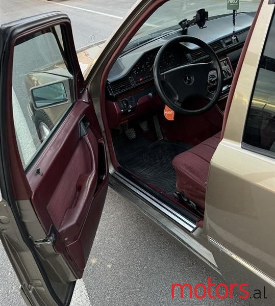 1990' Mercedes-Benz 200 photo #4
