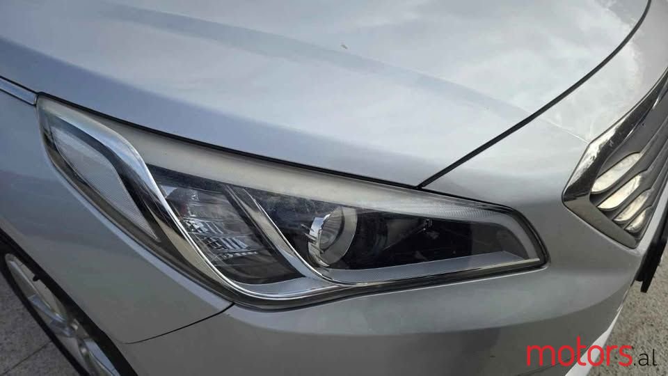 2015' Hyundai Sonata photo #2