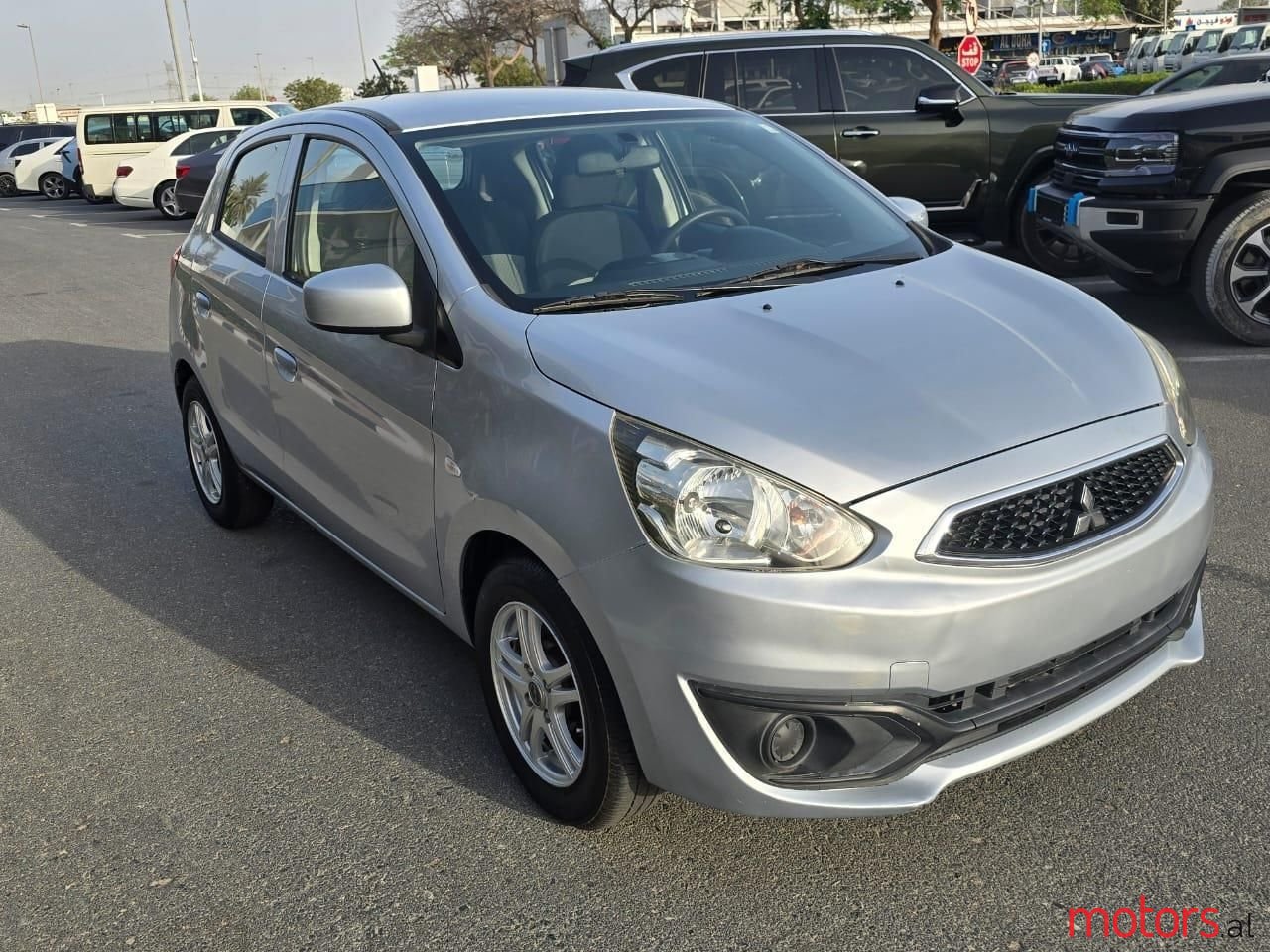 2017' Mitsubishi Mirage photo #1