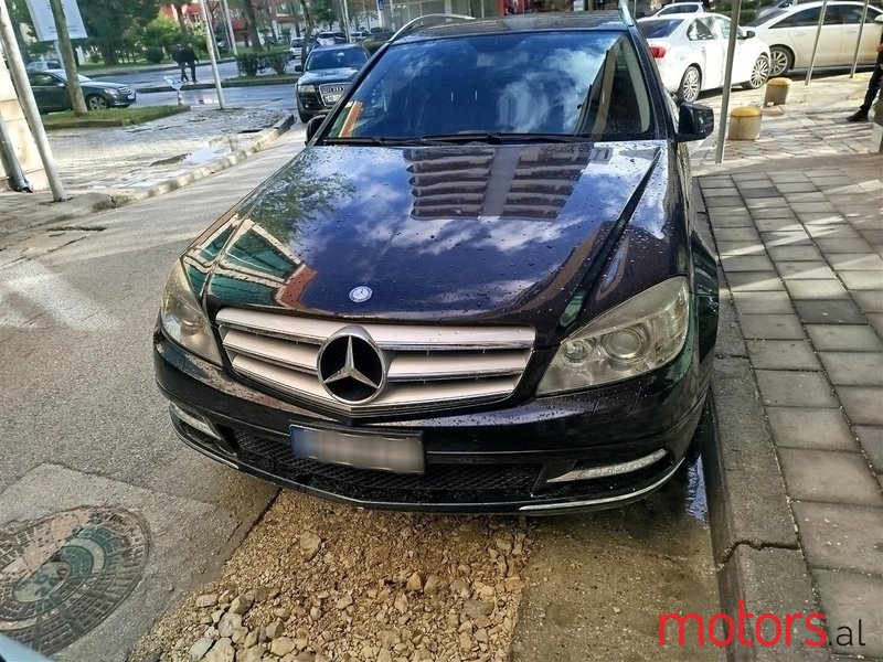 2011' Mercedes-Benz C 220 photo #3