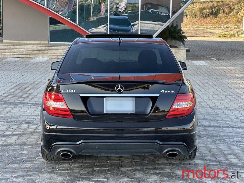 2012' Mercedes-Benz C 300 photo #5