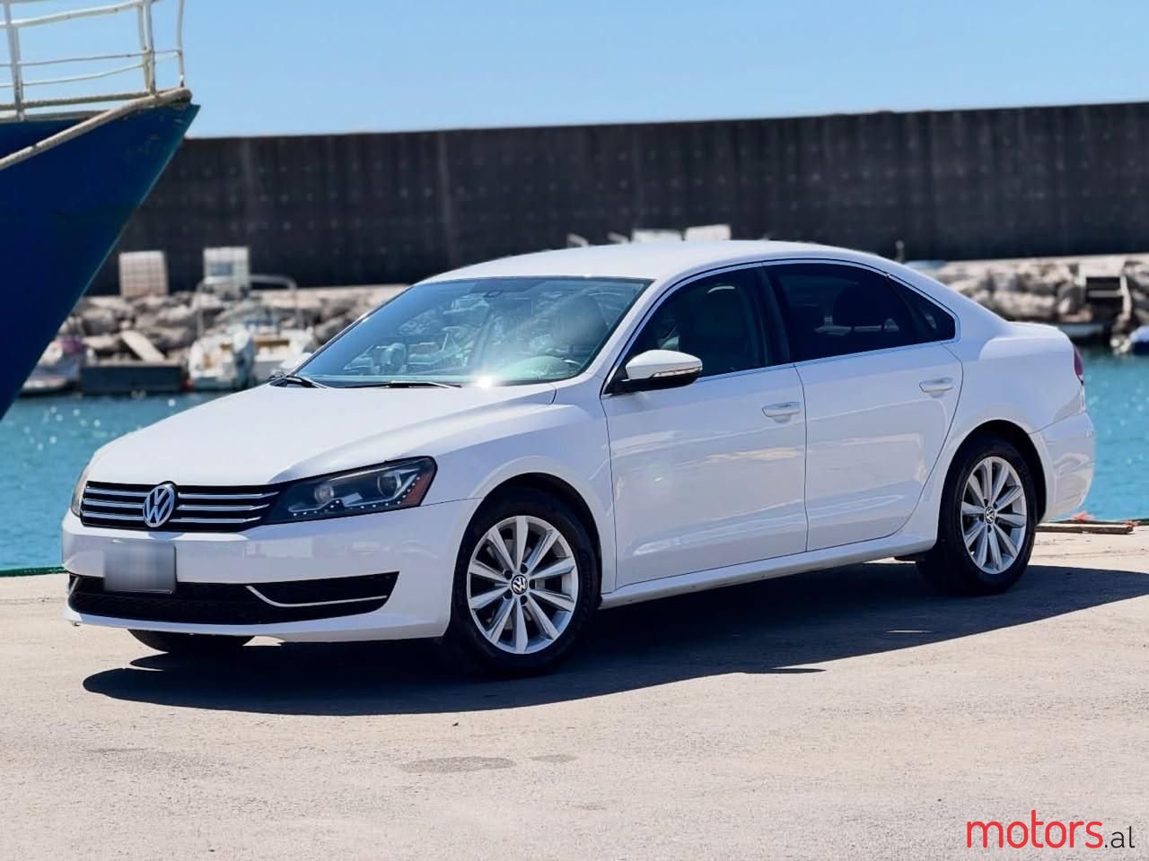 2013' Volkswagen Passat photo #3
