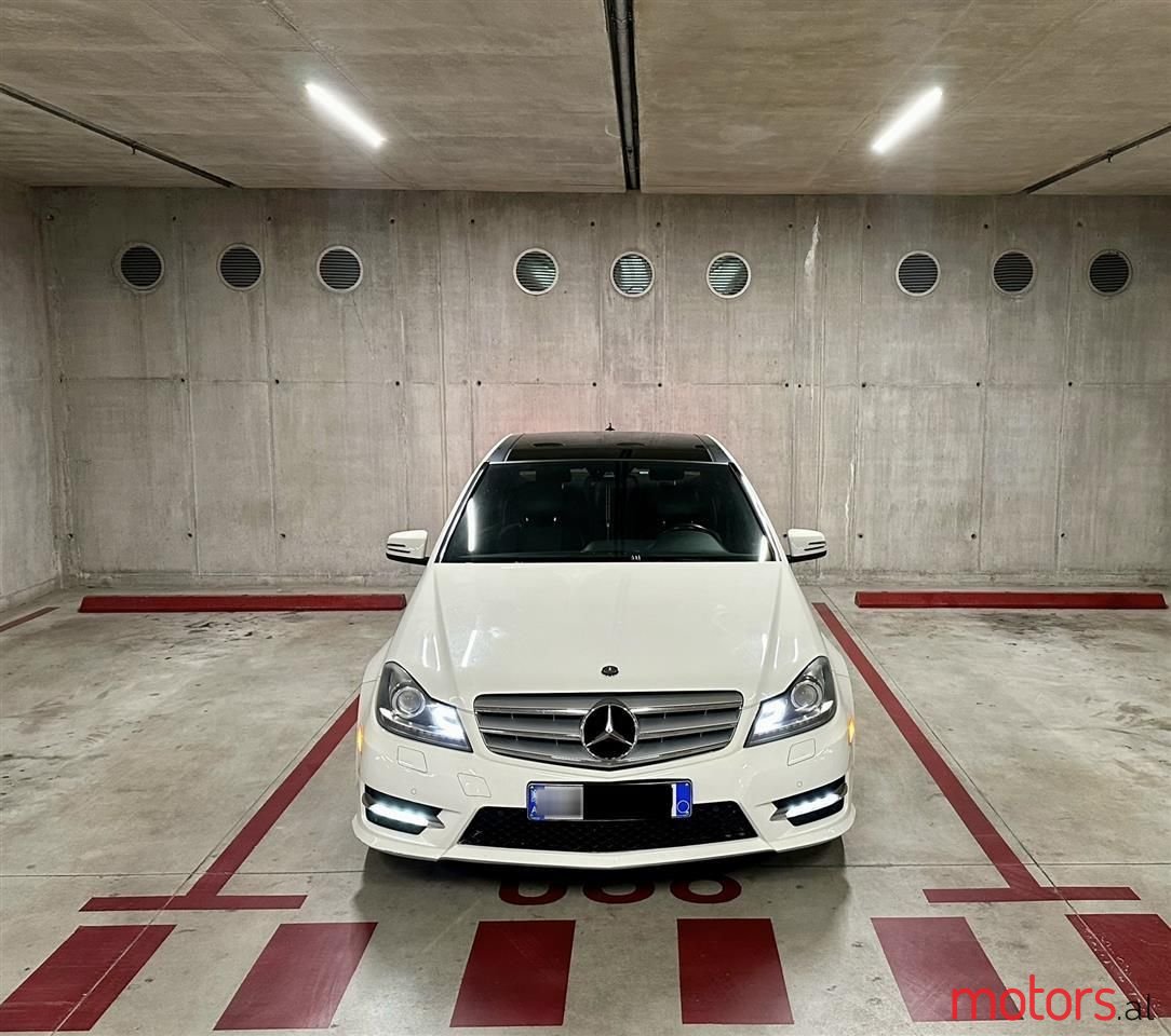 2012' Mercedes-Benz C 300 photo #1