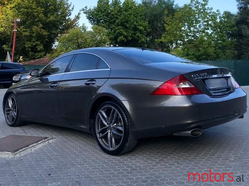 2008' Mercedes-Benz 320 photo #6