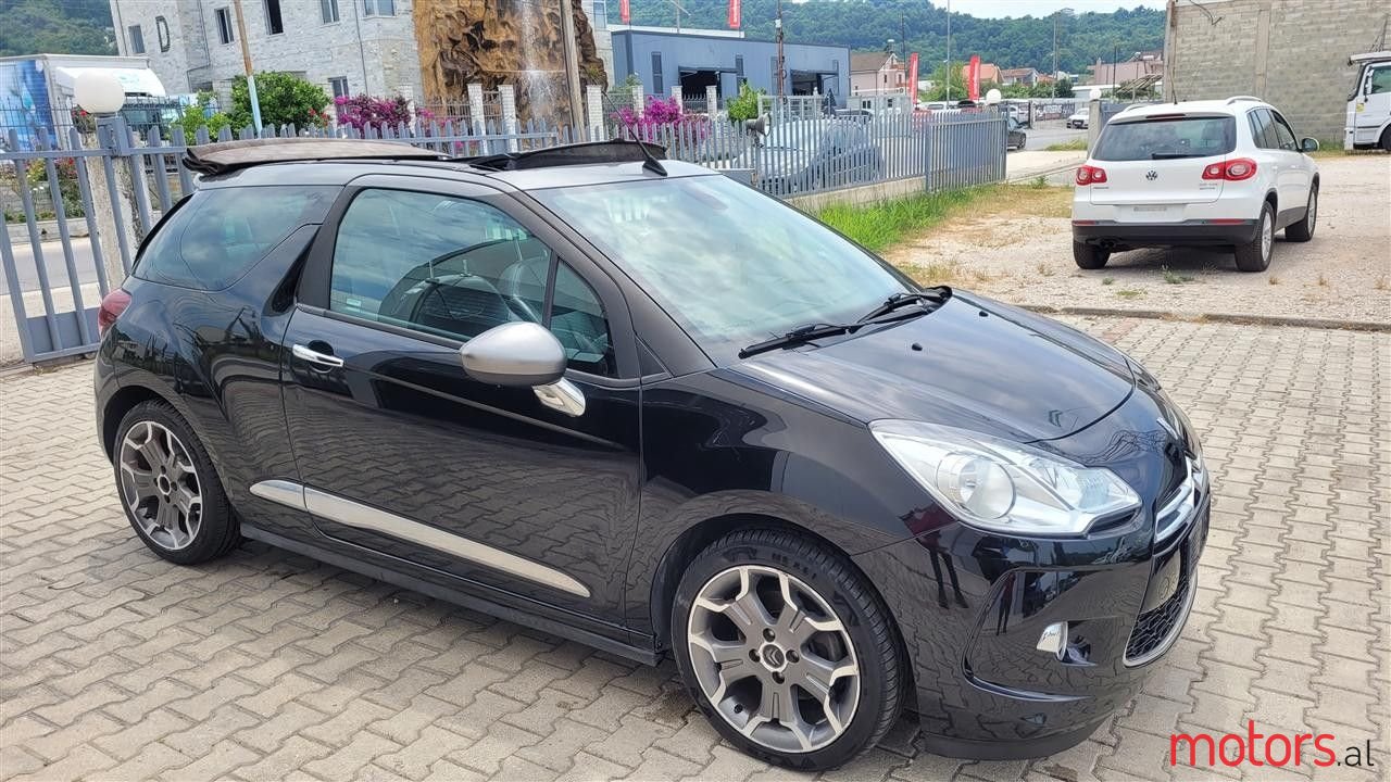 2011' Citroen DS3 photo #1