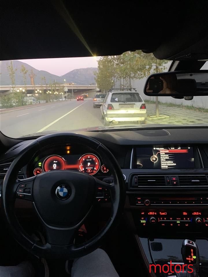 2016' BMW 520 photo #1