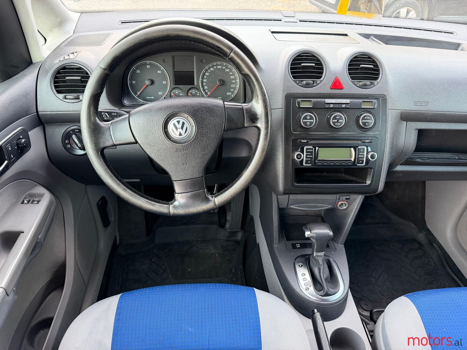 2009' Volkswagen Caddy photo #6