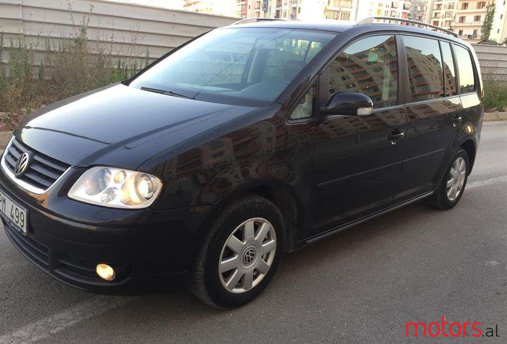 2005' Volkswagen Touran photo #1