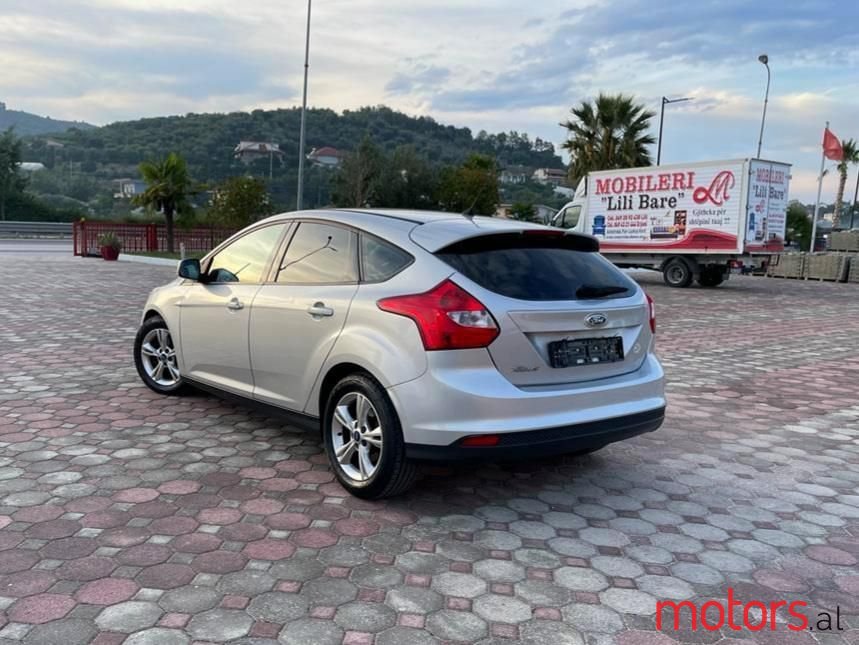 2011' Ford Focus photo #4