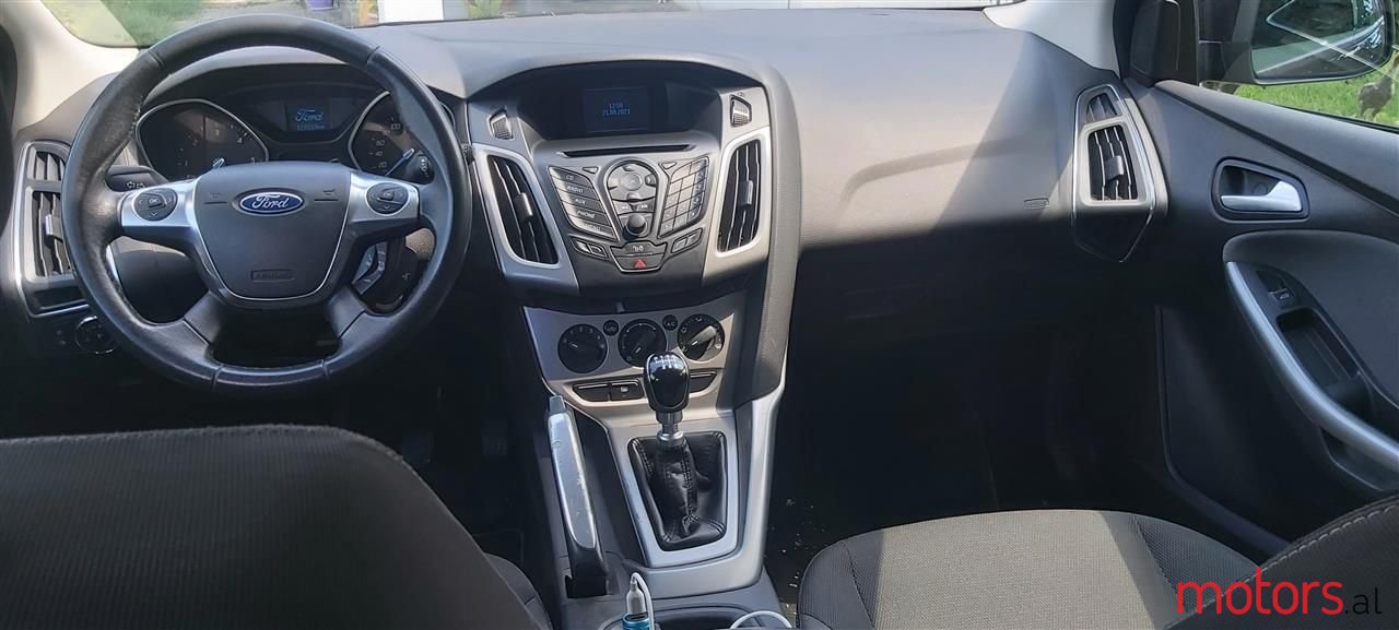 2012' Ford Focus photo #5