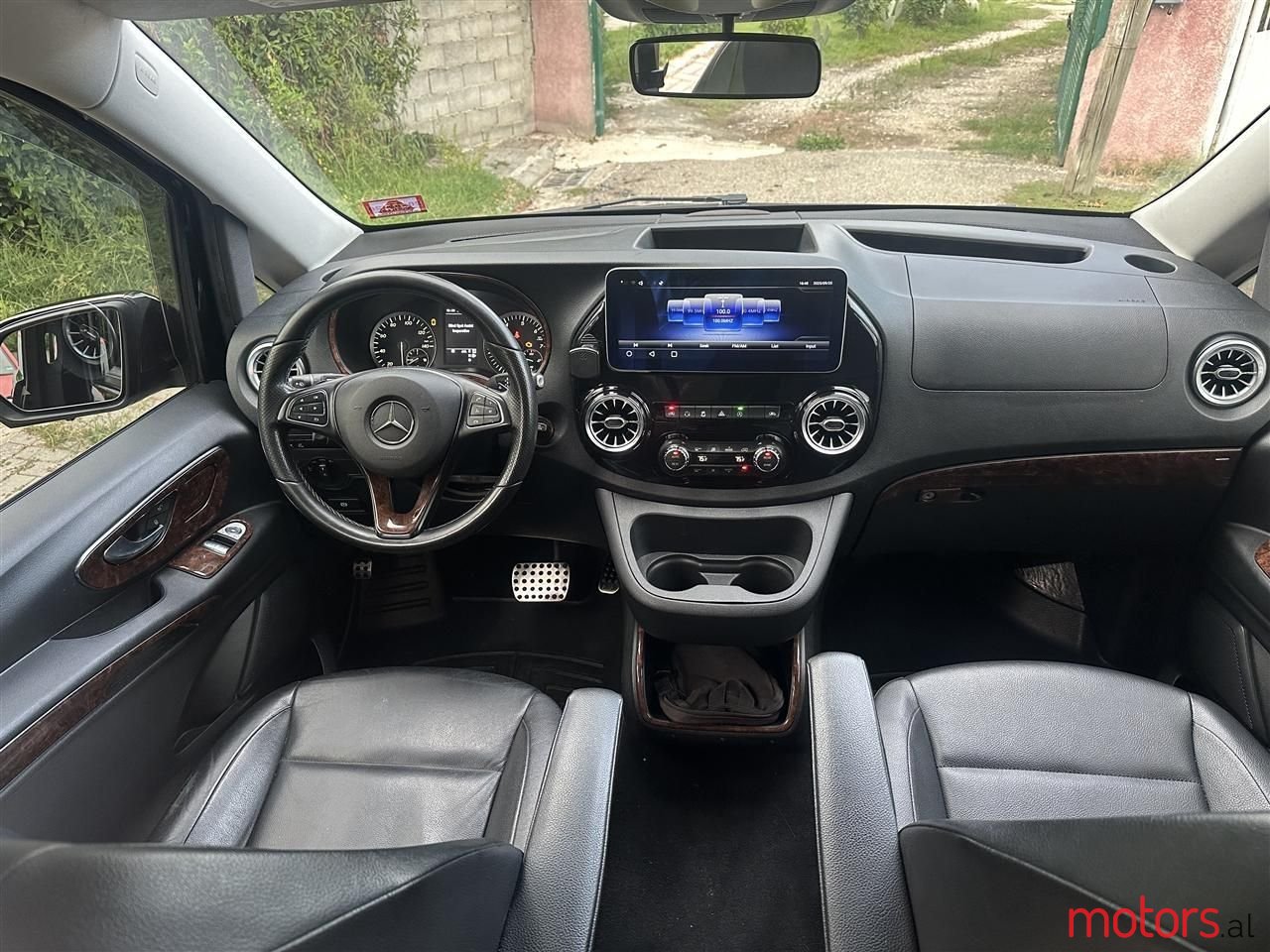 2016' Mercedes-Benz V 200 photo #6