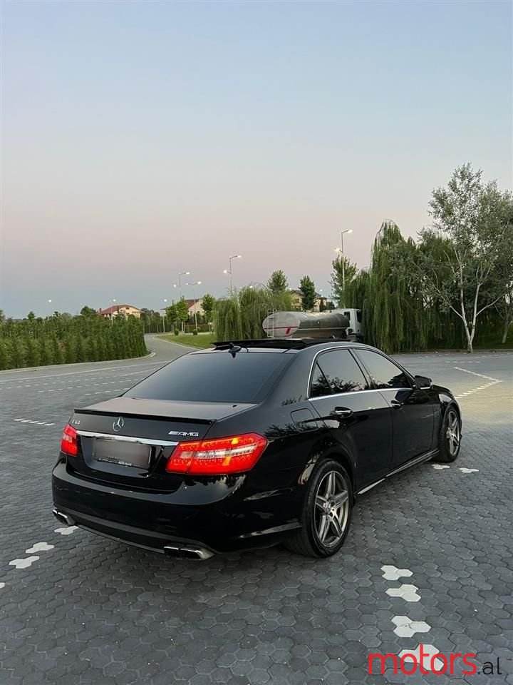 2011' Mercedes-Benz E 63 AMG photo #3