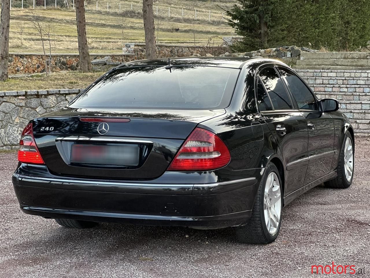 2005' Mercedes-Benz E 240 photo #2