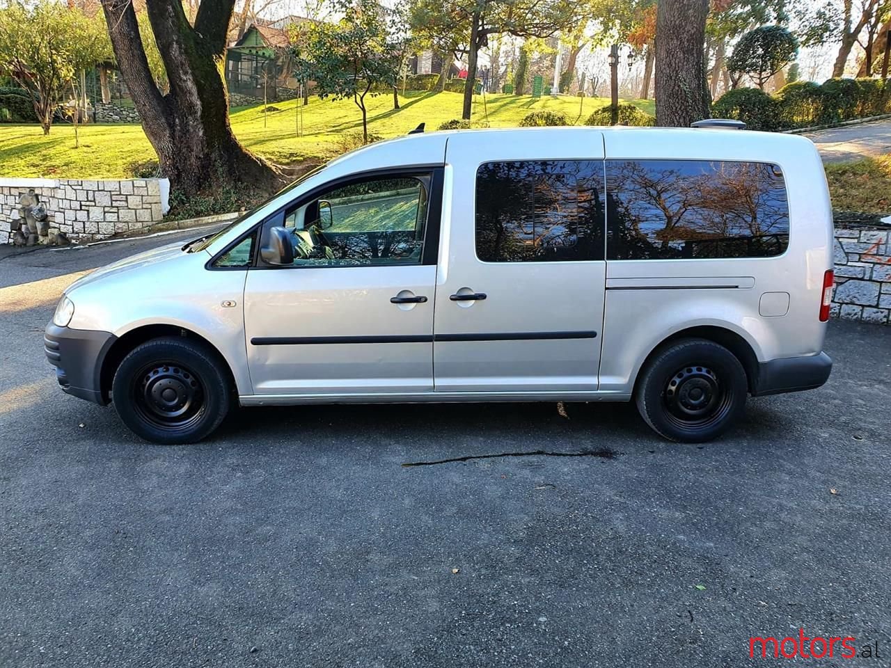 2010' Volkswagen Caddy photo #4