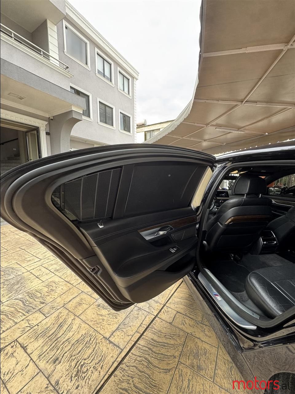 2017' BMW 740 photo #6