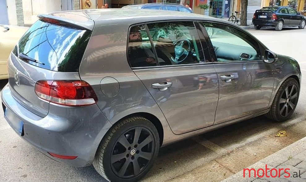 2009' Volkswagen Golf photo #1