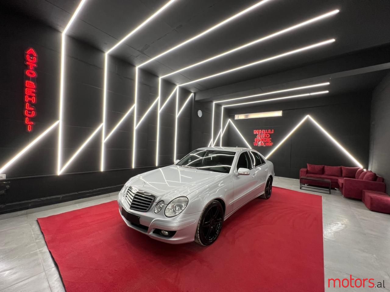 2008' Mercedes-Benz E 200 photo #1