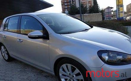 2011' Volkswagen Golf photo #1