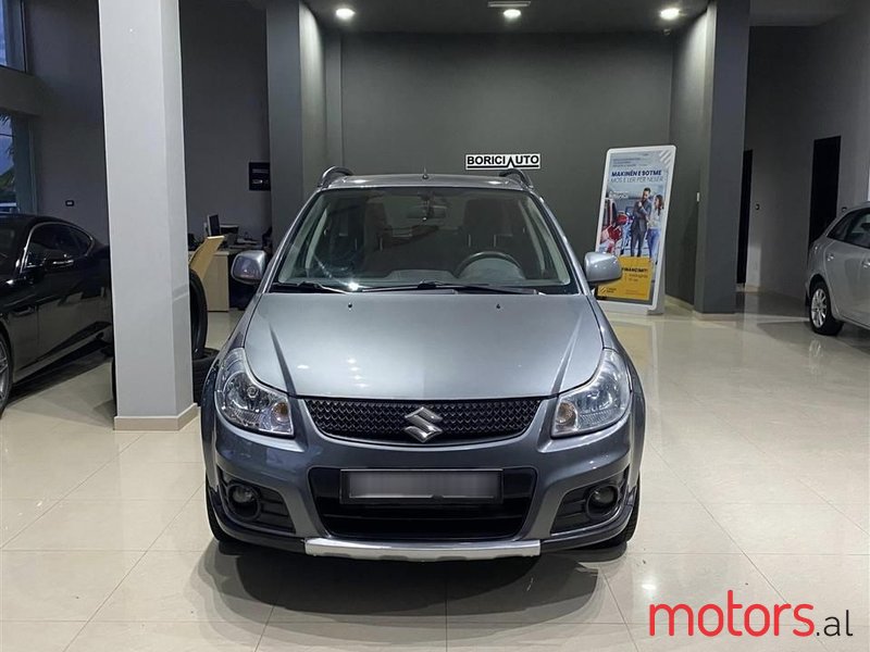 2012' Suzuki SX4 photo #5
